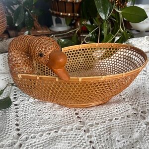 Beautiful Vintage Woven Duck Basket‎